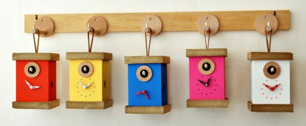 Orologio con cucù Titti in mdf laccato e abete spazzolato Made in Italy