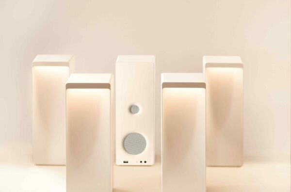 Lampada Cromatica wireless a colori con autoparlante - Made in Italy