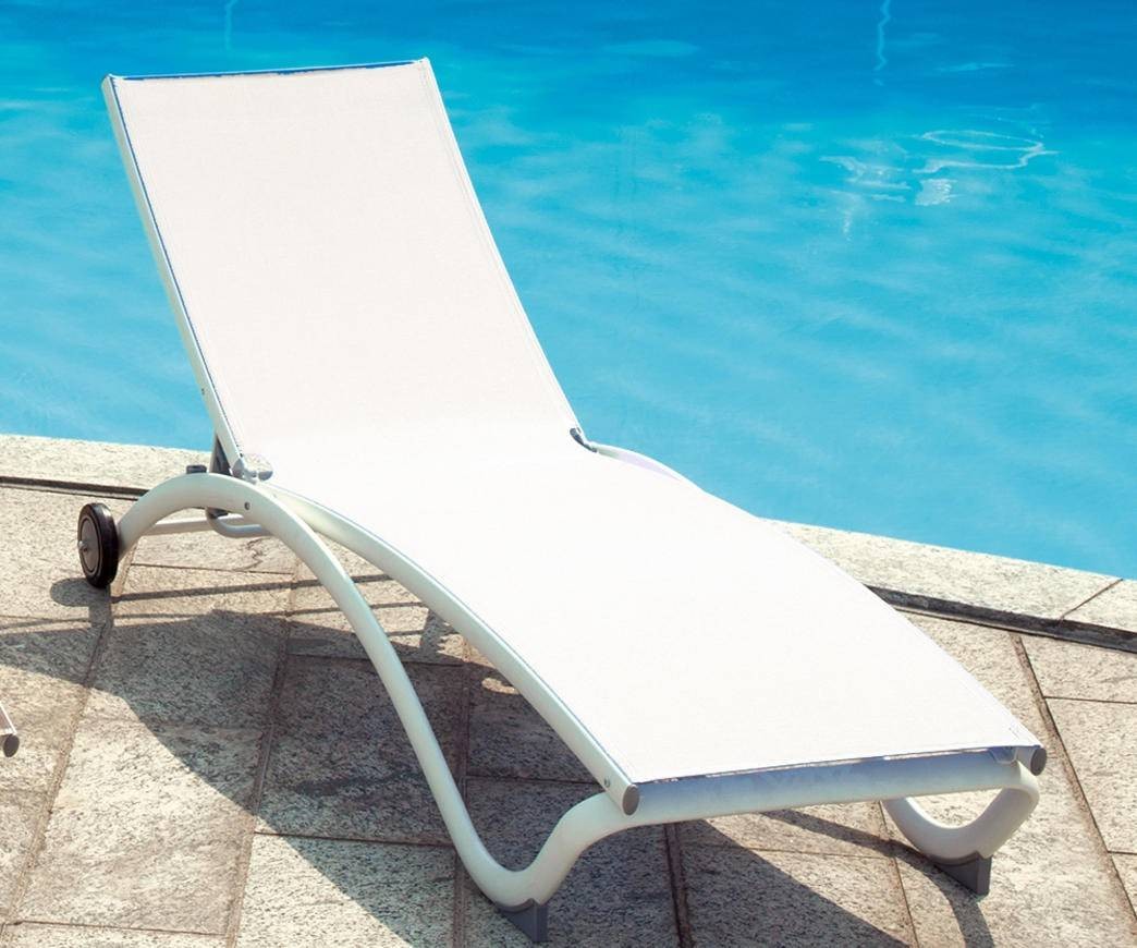 Lettino MOIA in alluminio con ruote - bianco 1 lettino-in-alluminio-con-ruote-bianco.jpg