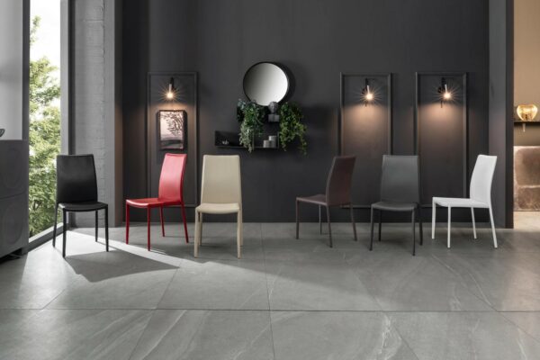 Kitty-set da quattro sedie in similcuoio rosso- STONES
