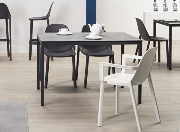SET 4 POLTRONA PIU' CON BRACCIOLI TECNOPOLIMERO SCAB DESIGN MADE IN ITALY