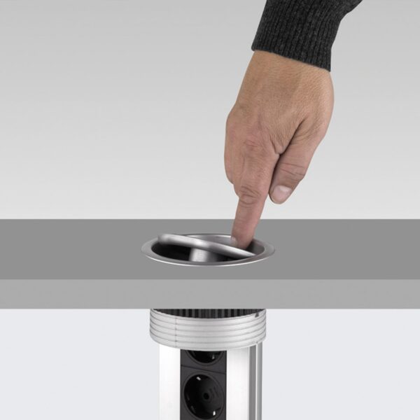 Multiconnettore Port USB, Anodizzato opaco, Tecnoplastica e Alluminio.