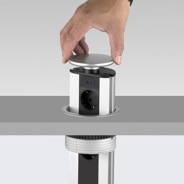 Multiconnettore Port USB, Anodizzato opaco, Tecnoplastica e Alluminio.