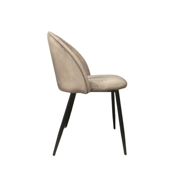 Sedia Despina in tessuto colore tortora e gambe in metallo nero