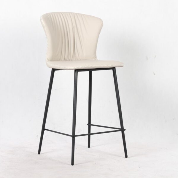 Sgabello Core colore beige con gambe in metallo nero