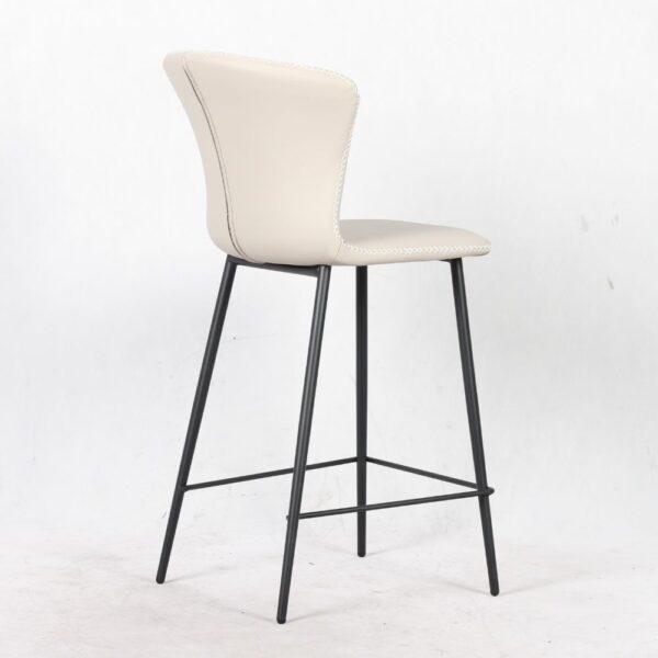 Sgabello Core colore beige con gambe in metallo nero