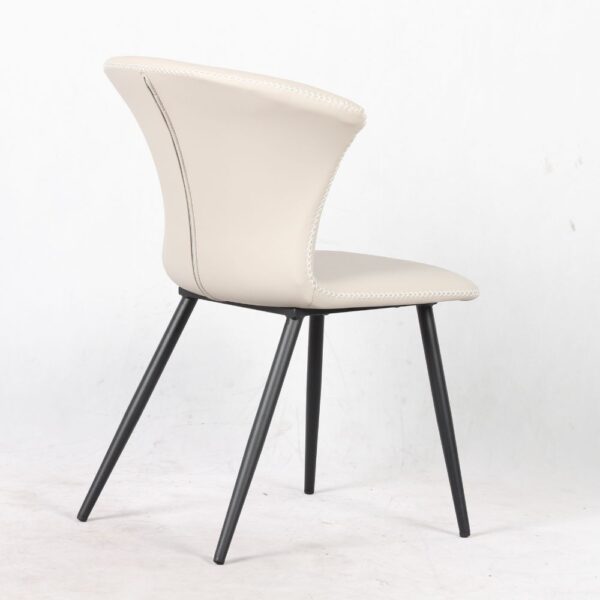 Sedia Core colore beige con gambe in metallo nero
