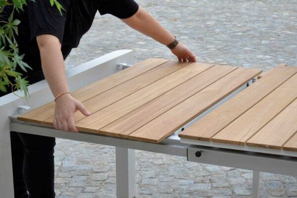 Tavolo alluminio Idaho Plus allungabilebianco top teak cm180/240x100h76