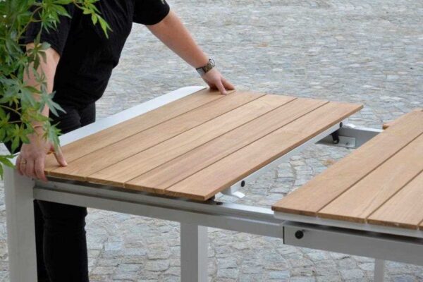 Tavolo alluminio Idaho Plus allungabilebianco top teak cm180/240x100h76