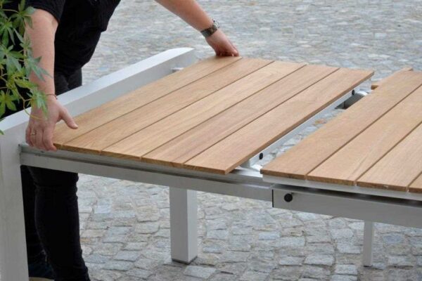Tavolo alluminio Idaho Plus allungabilebianco top teak cm180/240x100h76