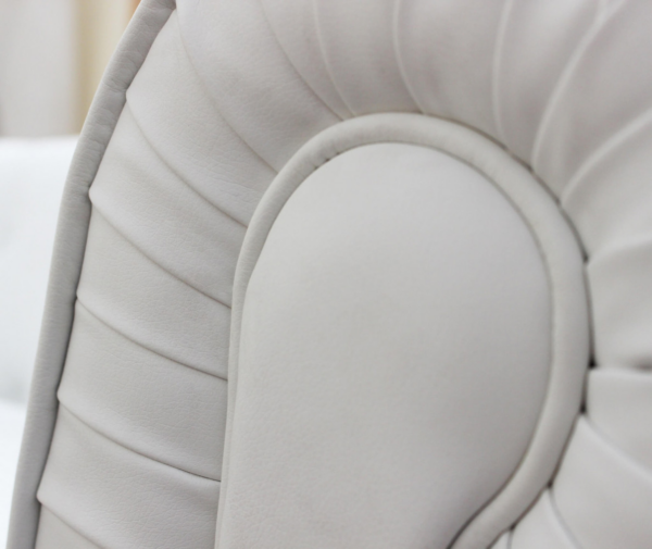 DIVANO 3 POSTI CHESTERFIELD IN ECOPELLE BIANCO - immagine 5