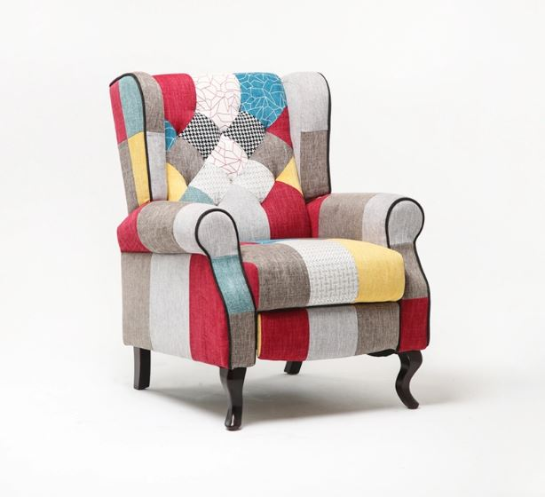 Come arredare casa con stile: idee di design senza tempo 1 arredare casa con stile - poltrona patchwork colorata